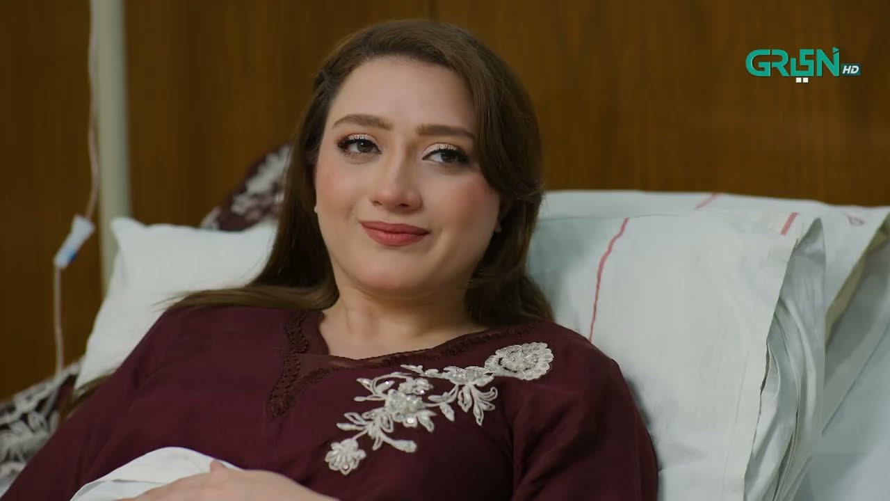 Mujhe Aap Par Pyar Aa Raha Hai - Momina Iqbal - Junaid Khan | Do Kinaray | Green TV