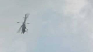 preview picture of video 'RC model helicopter - engine failure'