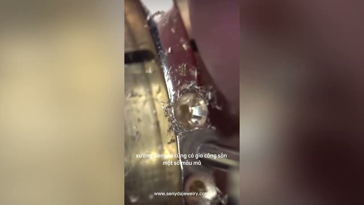 Gia Công Nhẫn Vàng Đính Dãy Đá Quý | Senyda Jewelry