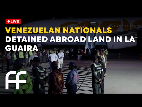 LIVE: Flight Carrying Venezuelans Detained in El Salvador Lands in La Guaira | Factual Flow