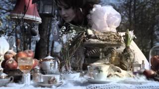 Maja Keuc - You're A Tree And I'm A Baloon