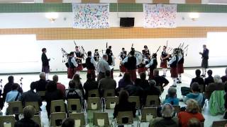 preview picture of video 'Rob Roy Pipe Band - Smiths Falls Spring Fling 2010'