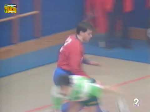 Parada de Svensson ante Djushebaev. IHF-9091. At.Madrid-CSKA Moscú. Cuartos-Ida. Getafe.