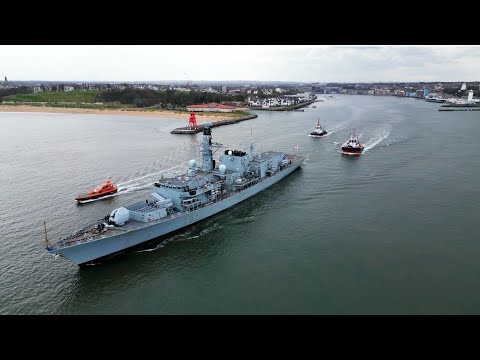 WARSHIP HMS SOMERSET/ Royal Navy leaving the port of tyne for the north sea.