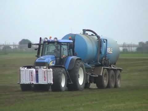 Druelle: Drijfmest spreiden.