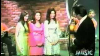Crystal Gayle First TV 1970 - ribbon of darkness over me