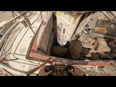 Unblocking Metso LT125 Jaw Crusher...