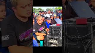 Download lagu Satu - satunya DJ yang disegani di dunia dengan sound horeg... #SoundHoreg #DJ #checksound mp3 Download lagu Satu - satunya DJ yang disegani di dunia dengan sound horeg... #SoundHoreg #DJ #checksound mp3