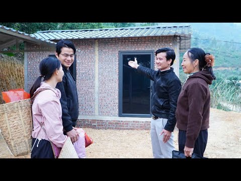 Thanks to the help and kindness of Thu and his mother, Tu Diem and Toan were able to...