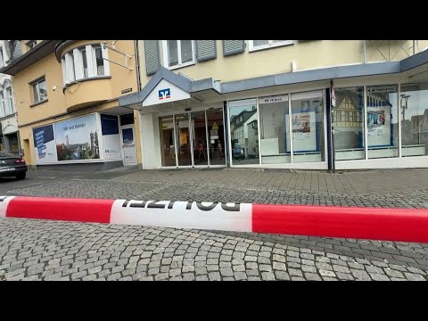 Video Thumbnail: Police inspect German bank as hostage situation ends | AFP