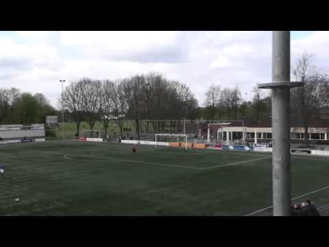 RKHVV Da1 - FC Gelre Da1, redding Anne Garretsen