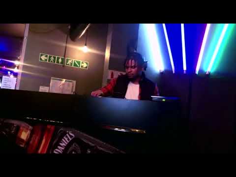 Loobub DJ Live at Uluju Lifestyle Cafe (Braamfontein)