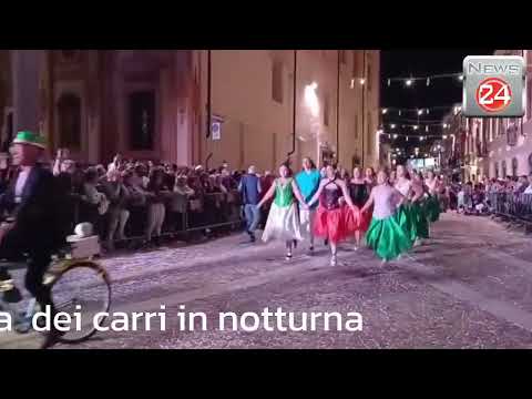 Borgomanero, Festa dell'Uva. Successo per la sfilata  dei carri in notturna