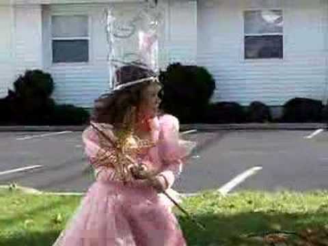 Glinda Spinning