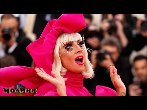Леди Гага РАЗДЕЛАСЬ прямо НА КРАСНОЙ ДОРОЖКЕ Met Gala-2019