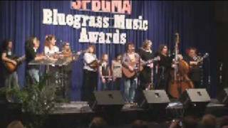 02 THE DAUGHTERS OF BLUEGRASS I DONT THINK IM GOING BACK TO HARLAN