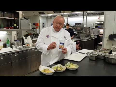 Alfons Schuhbeck bereitet tolle Krautgerichte zu