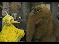 Sesame Street 2275 Big Bird And Snuffleupagus Sesamestreet Retrotv Throwbacktv