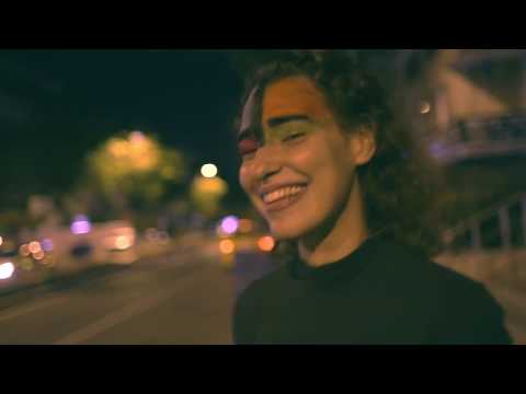 Video thumbnail for Sanki hiç durmadı