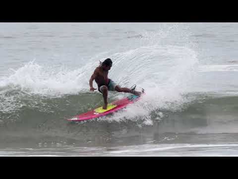 Ecuador - Surf en Rio Chico