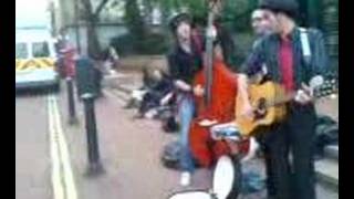 Los Jailbreakers - I Fought The Law (Busking)