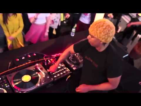 Krasse DJ-Aktion & Sound remixed By Joe Claussell @ Boiler Room Paris 2014