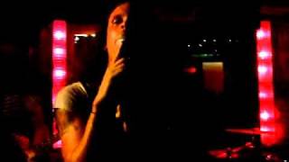 7) Vilaine fille, mauvais garçon