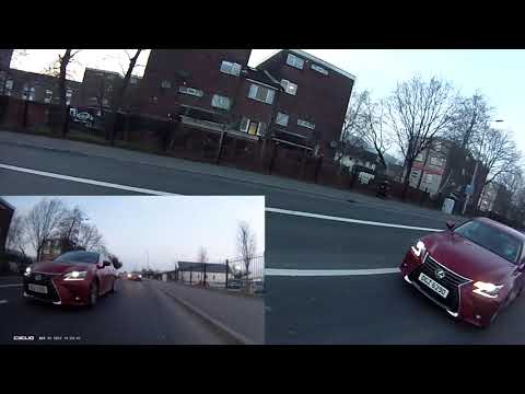 The threat of a left hook DGZ6290