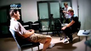 preview picture of video 'Gareth Barry gets quizzed by Man City's kit man Les Chapman'