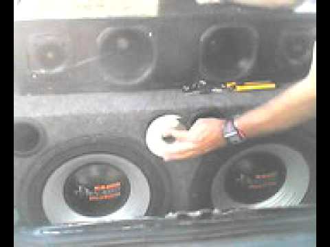 uno pancadao quebrando cd..avi