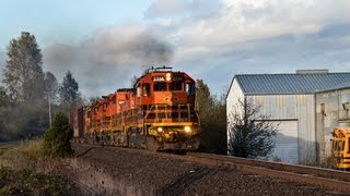 preview picture of video 'PNWR 2314 on Westbound Toledo Hauler west of Corvallis 25-April-2011.'