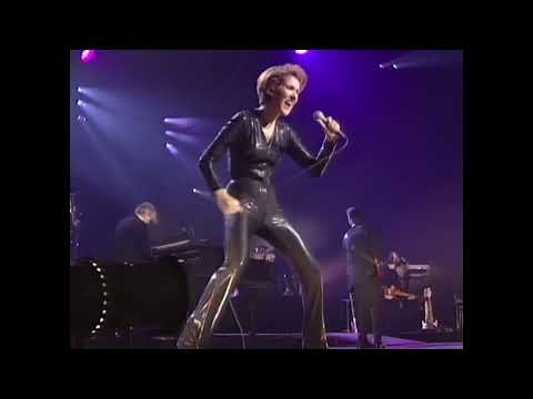 High Note Alert!  Celine Dion's Backup Singer Terry Bradford Sustaining an A5!