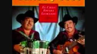 Las Tres Tumbas Music Video