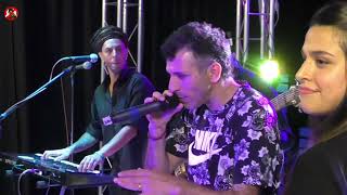 Muero Por Ti (En Vivo) Lyrics English Translation