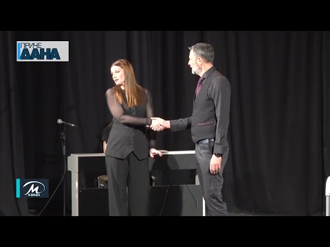 Kabaretska predstava „Ljubav iza kulisa” odigrana u paraćinskom Pozorištu