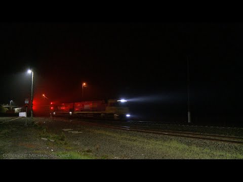 3PM6 Pacific National Freight Train At Night - PoathTV Australian Railways