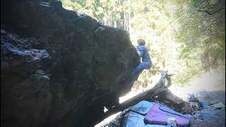 京都西山 錦雲ボルダー 刹那 2級