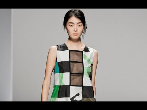 SPORTMAX Spring 2013 Milan - Fashion Channel