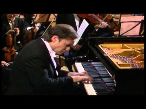 Homero Francesch - W.A. Mozart Piano Concerto No26 in D Major, K537 "Coronation"