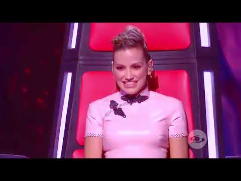 MONSERRAT CANTA SET FIRE TO THE RAIN :D