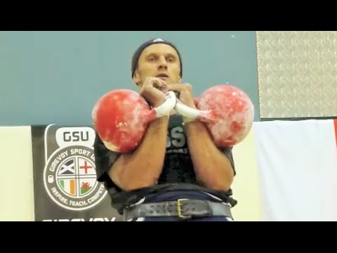 Anton Anasenko - 2x32 kg kettlebells long cycle 71 reps (September 1, 2013)