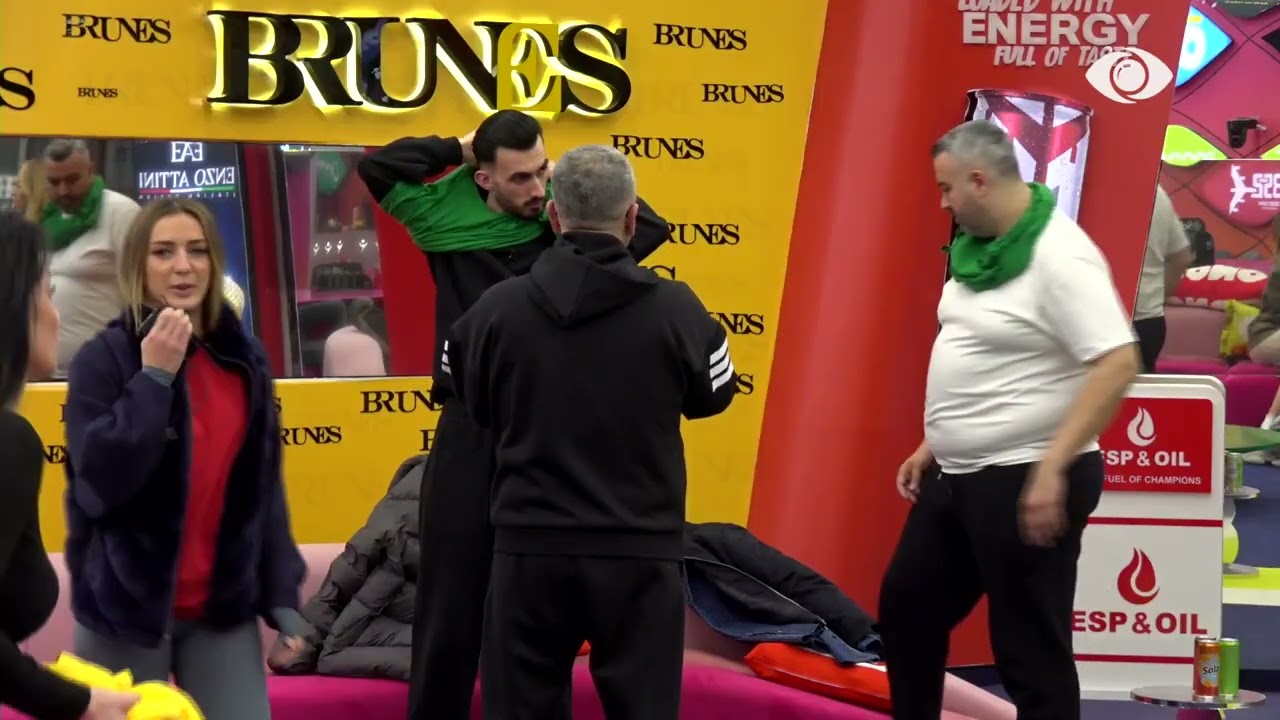 Selin ndan banorët në katër grupe për sfidën e radhës