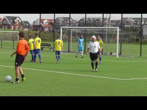 Opjestropdas.nl 27 aug 2016 VV De Meern 10 - OSM '75 6 beker 1-12 Zware overtreding op Jasper
