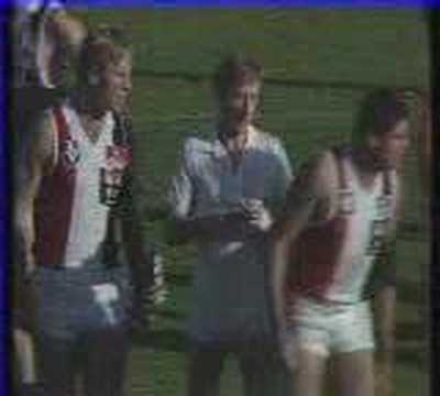 Robbie Muir goes nuts against Carlton