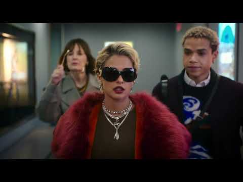 Smile 2 - "Naomi Artistry" featurette