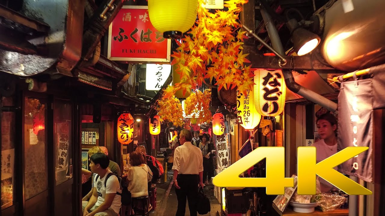 Walking around Shinjuku by night