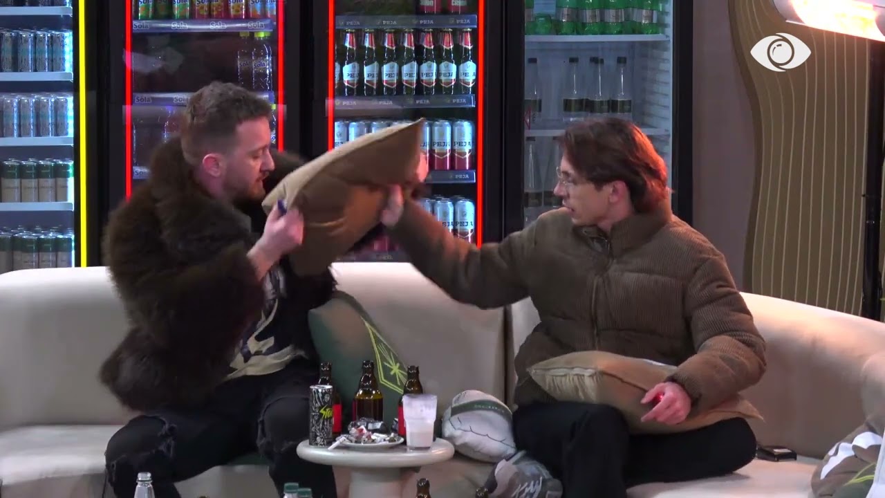 Vserlo vendos kokën në prehërin e Tirit: Më përkëdhel pak flokët…