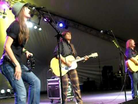 Indigo Girls joined by Tiffany Christopher in Fayetteville, AR