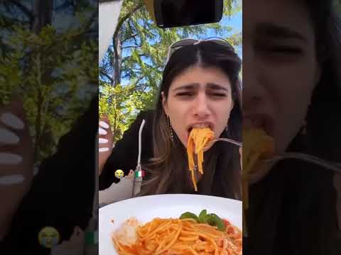 Italians vs Mia Khalifa 👀 #shorts