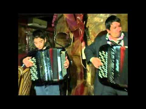 BOJAN NESIC SA SVOJIM UCENIKOM LAZAROM RADISAVLJEVICEM-KOLO CRNOVRSKI BISER